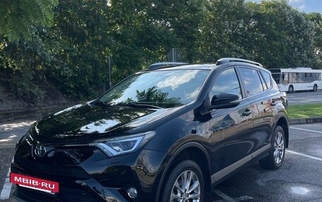 Toyota RAV4, 2017 год, 2 330 000 рублей, 8 фотография