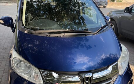 Honda Freed I, 2014 год, 1 350 000 рублей, 7 фотография