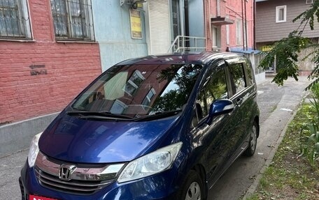 Honda Freed I, 2014 год, 1 350 000 рублей, 2 фотография