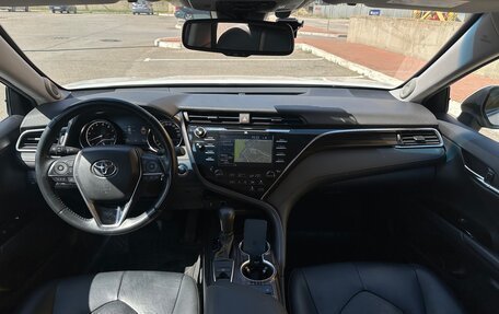 Toyota Camry, 2020 год, 2 900 000 рублей, 17 фотография