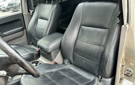 Mitsubishi Pajero III рестайлинг, 2004 год, 880 000 рублей, 11 фотография
