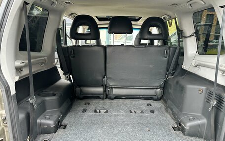 Mitsubishi Pajero III рестайлинг, 2004 год, 880 000 рублей, 14 фотография