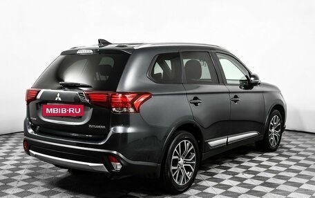 Mitsubishi Outlander III рестайлинг 3, 2018 год, 1 825 000 рублей, 5 фотография