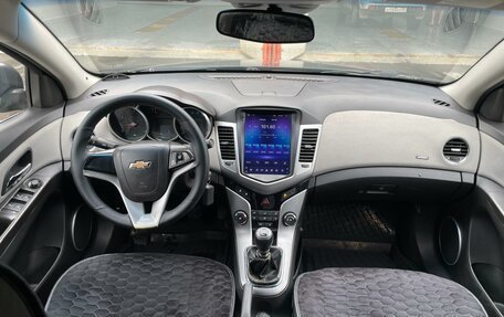 Chevrolet Cruze II, 2011 год, 700 000 рублей, 14 фотография
