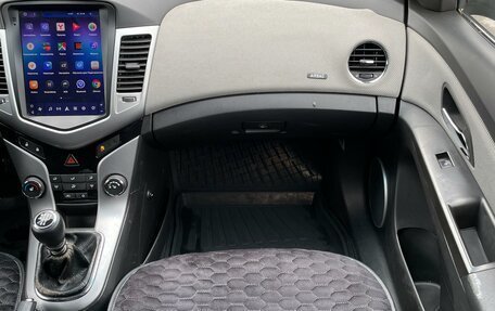 Chevrolet Cruze II, 2011 год, 700 000 рублей, 6 фотография