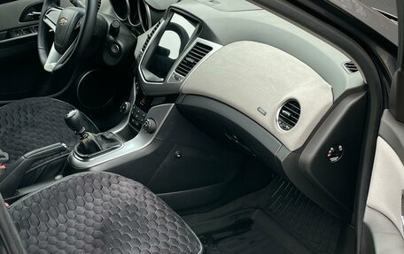 Chevrolet Cruze II, 2011 год, 700 000 рублей, 8 фотография