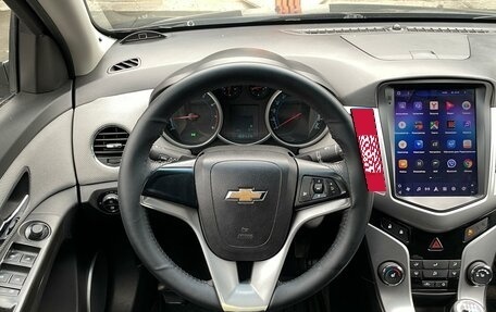 Chevrolet Cruze II, 2011 год, 700 000 рублей, 10 фотография