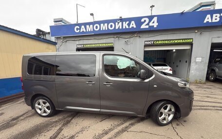 Peugeot Traveller I, 2017 год, 1 750 000 рублей, 2 фотография