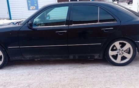 Mercedes-Benz E-Класс, 1995 год, 500 000 рублей, 3 фотография