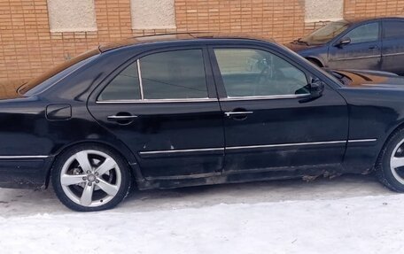 Mercedes-Benz E-Класс, 1995 год, 500 000 рублей, 4 фотография