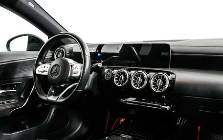 Mercedes-Benz CLA, 2019 год, 3 045 000 рублей, 9 фотография