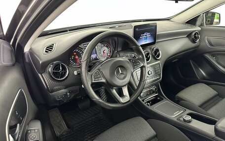 Mercedes-Benz GLA, 2017 год, 1 847 000 рублей, 10 фотография
