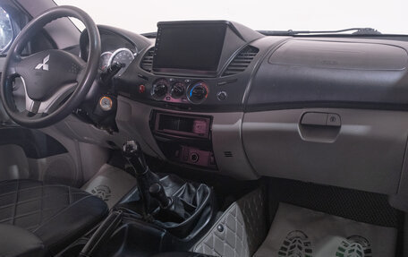 Mitsubishi L200 IV рестайлинг, 2011 год, 1 099 000 рублей, 12 фотография