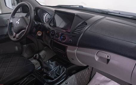 Mitsubishi L200 IV рестайлинг, 2011 год, 1 099 000 рублей, 11 фотография