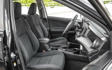 Toyota RAV4, 2017 год, 1 820 000 рублей, 8 фотография