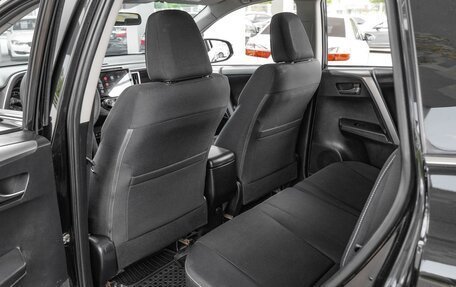 Toyota RAV4, 2017 год, 1 820 000 рублей, 11 фотография