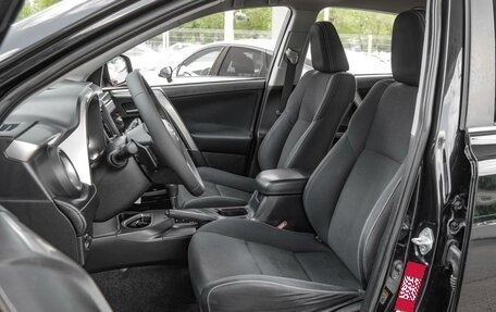 Toyota RAV4, 2017 год, 1 820 000 рублей, 10 фотография