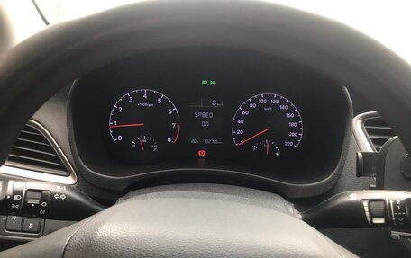 Hyundai Solaris II рестайлинг, 2018 год, 990 000 рублей, 5 фотография