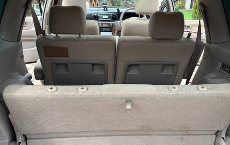 Nissan Liberty, 2004 год, 565 000 рублей, 17 фотография