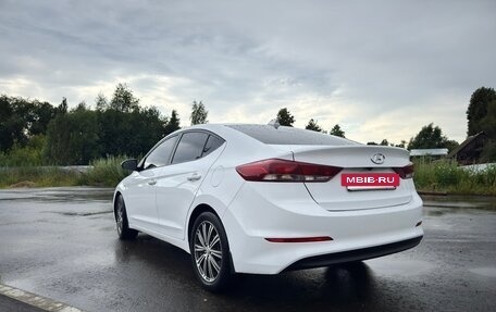 Hyundai Elantra VI рестайлинг, 2018 год, 1 590 000 рублей, 3 фотография