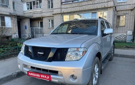 Nissan Pathfinder, 2007 год, 890 000 рублей, 2 фотография