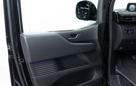 Hyundai Staria, 2023 год, 5 990 000 рублей, 8 фотография