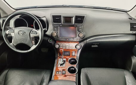 Toyota Highlander III, 2011 год, 1 680 000 рублей, 13 фотография