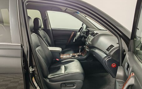 Toyota Highlander III, 2011 год, 1 680 000 рублей, 19 фотография