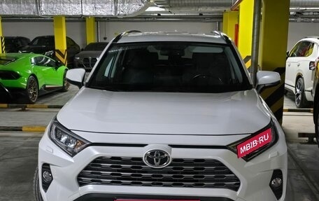 Toyota RAV4, 2020 год, 2 990 000 рублей, 1 фотография