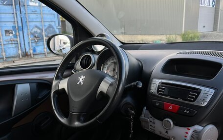 Peugeot 107 I рестайлинг, 2013 год, 690 000 рублей, 8 фотография