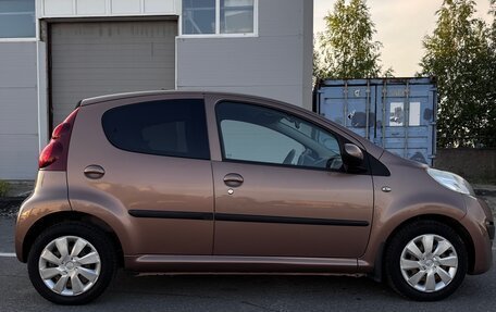Peugeot 107 I рестайлинг, 2013 год, 690 000 рублей, 7 фотография