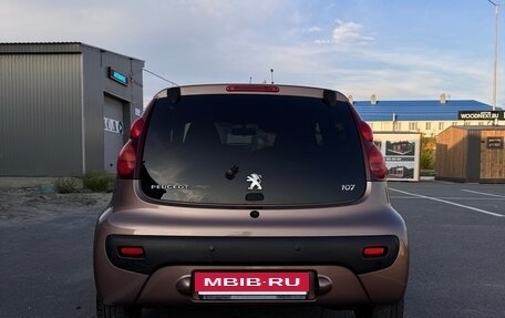 Peugeot 107 I рестайлинг, 2013 год, 690 000 рублей, 6 фотография