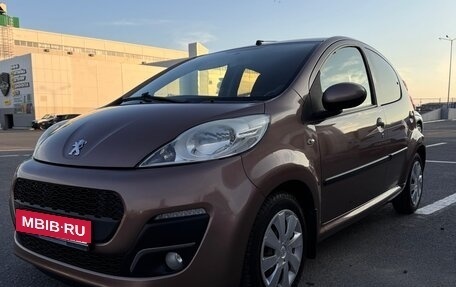 Peugeot 107 I рестайлинг, 2013 год, 690 000 рублей, 4 фотография