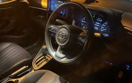 Toyota Yaris, 2020 год, 1 350 000 рублей, 5 фотография