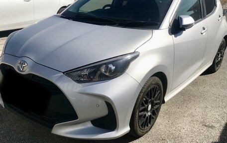 Toyota Yaris, 2020 год, 1 350 000 рублей, 2 фотография