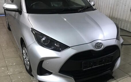 Toyota Yaris, 2020 год, 1 350 000 рублей, 3 фотография