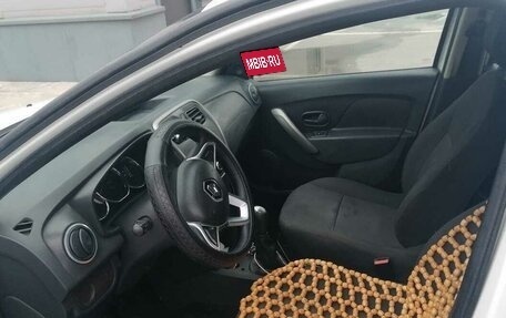 Renault Logan II, 2019 год, 650 000 рублей, 5 фотография