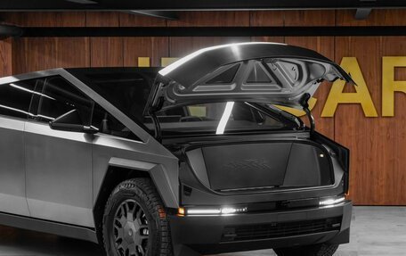 Tesla Cybertruck, 2024 год, 19 500 000 рублей, 7 фотография