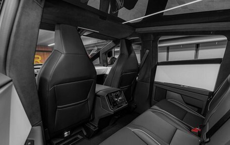 Tesla Cybertruck, 2024 год, 19 500 000 рублей, 34 фотография