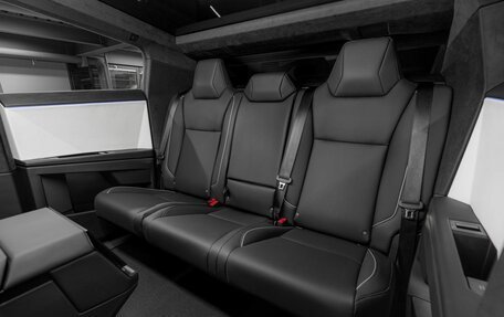 Tesla Cybertruck, 2024 год, 19 500 000 рублей, 36 фотография