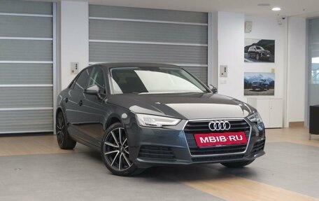 Audi A4, 2018 год, 2 380 000 рублей, 3 фотография