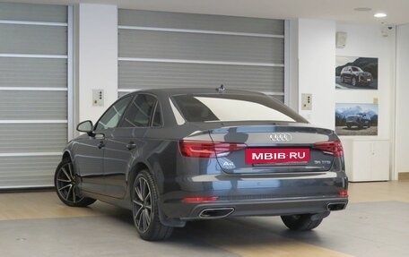 Audi A4, 2018 год, 2 380 000 рублей, 4 фотография