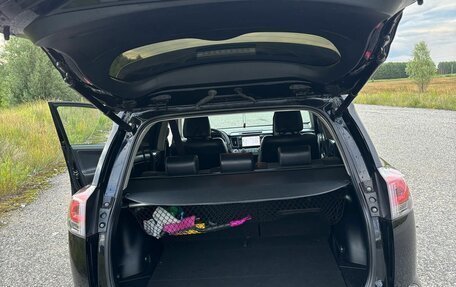 Toyota RAV4, 2017 год, 2 425 000 рублей, 8 фотография