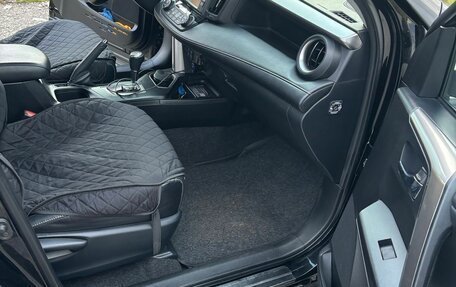 Toyota RAV4, 2017 год, 2 425 000 рублей, 13 фотография
