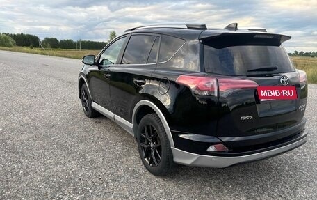 Toyota RAV4, 2017 год, 2 425 000 рублей, 15 фотография