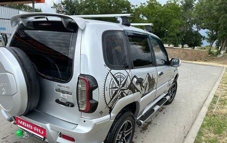 Chevrolet Niva I рестайлинг, 2005 год, 560 000 рублей, 3 фотография