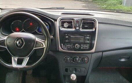 Renault Logan II, 2018 год, 550 000 рублей, 5 фотография