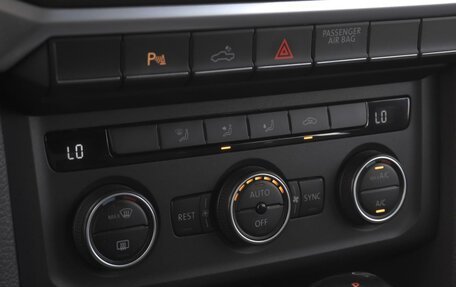 Volkswagen Amarok I рестайлинг, 2018 год, 3 796 000 рублей, 12 фотография