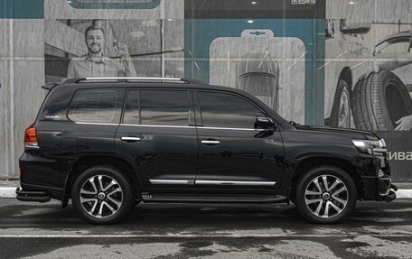 Toyota Land Cruiser 200, 2016 год, 6 499 000 рублей, 5 фотография