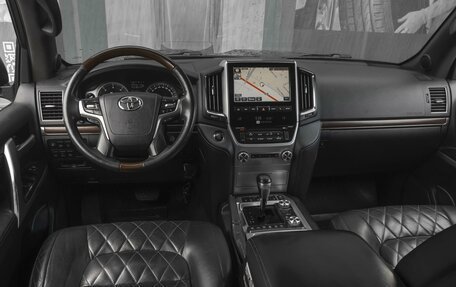 Toyota Land Cruiser 200, 2016 год, 6 499 000 рублей, 6 фотография